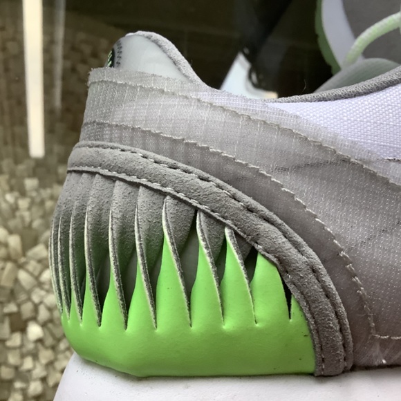 LA Gear sneakers with iconic flame design Neon glow-in-the-dark green - Picture 2 of 10